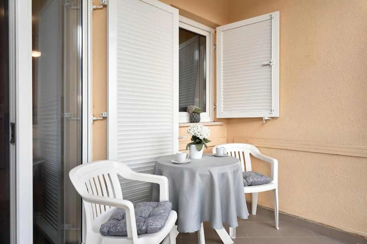 Del Mar Rabac Apartment 0*,